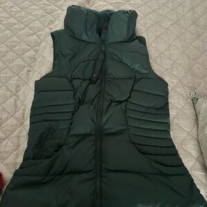 lululemon athletica Dark Green Quilted Puffer Vest - Sleeveless Zip-Up
